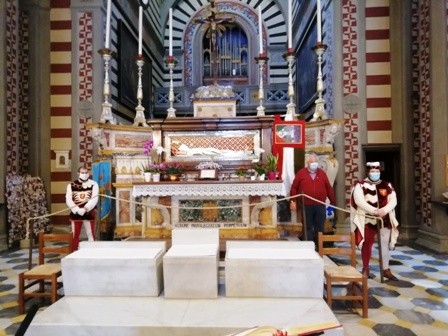 Festa  primaverile di Santa Margherita: una bandiera e  un popolo cristiano per ripartire, per il ritorno alla normalità.