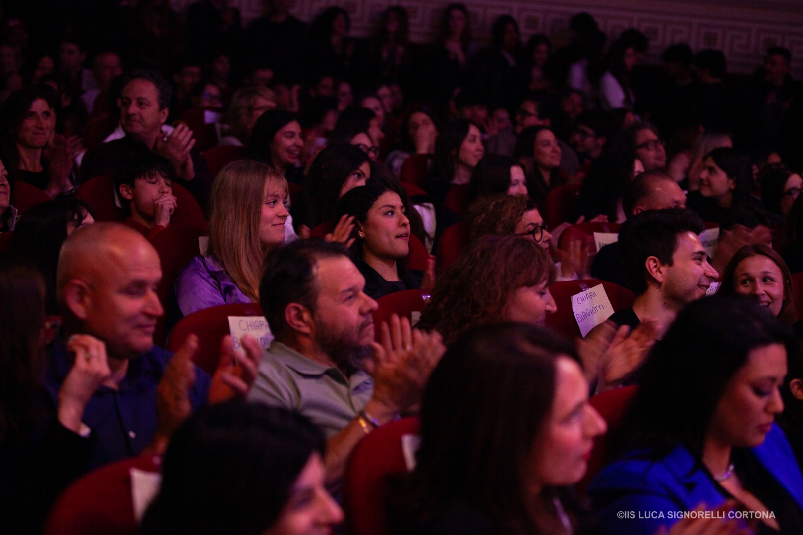 Conclusa la tanto attesa “Notte a Teatro”, uno degli appuntamenti più sentiti e amati dell’IIS “L. Signorelli