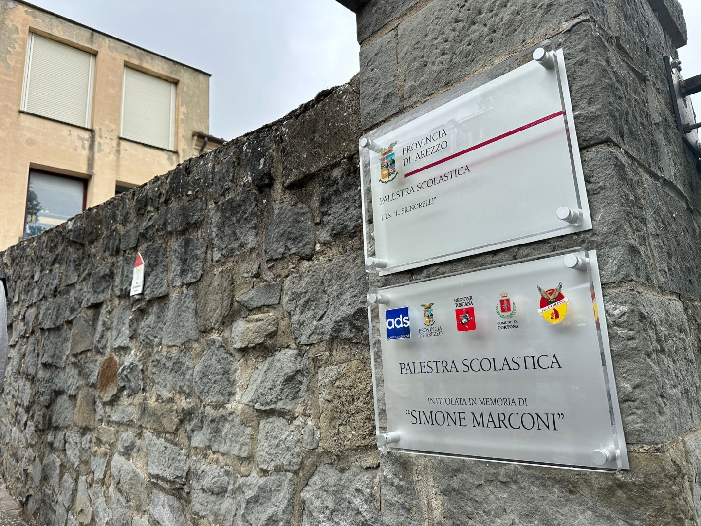 Cortona, intitolata a Simone Marconi la palestra dell’istituto Luca Signorelli