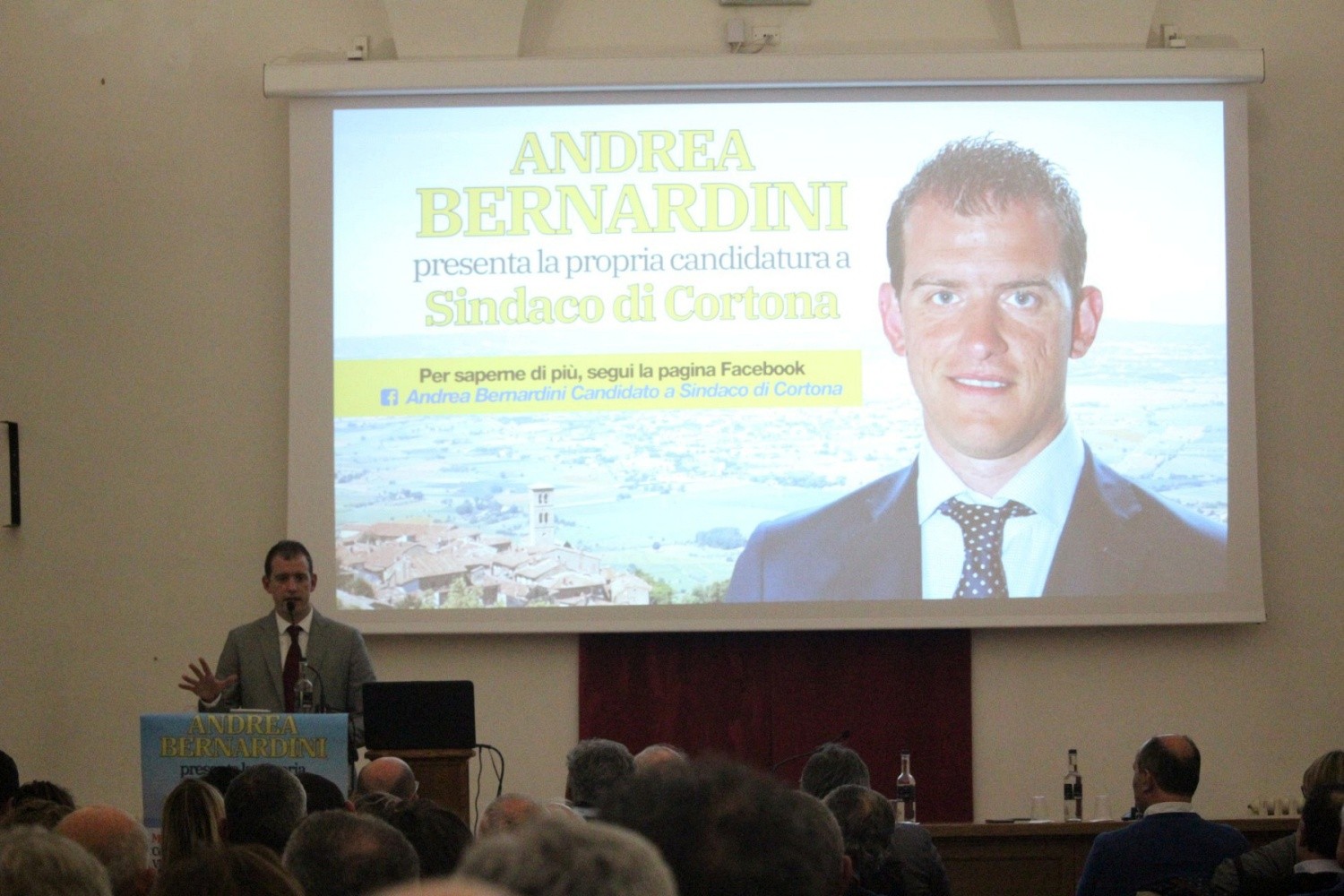 Centro Sant’Agostino gremito per la presentazione del candidato a Sindaco di Cortona Andrea Bernardini
