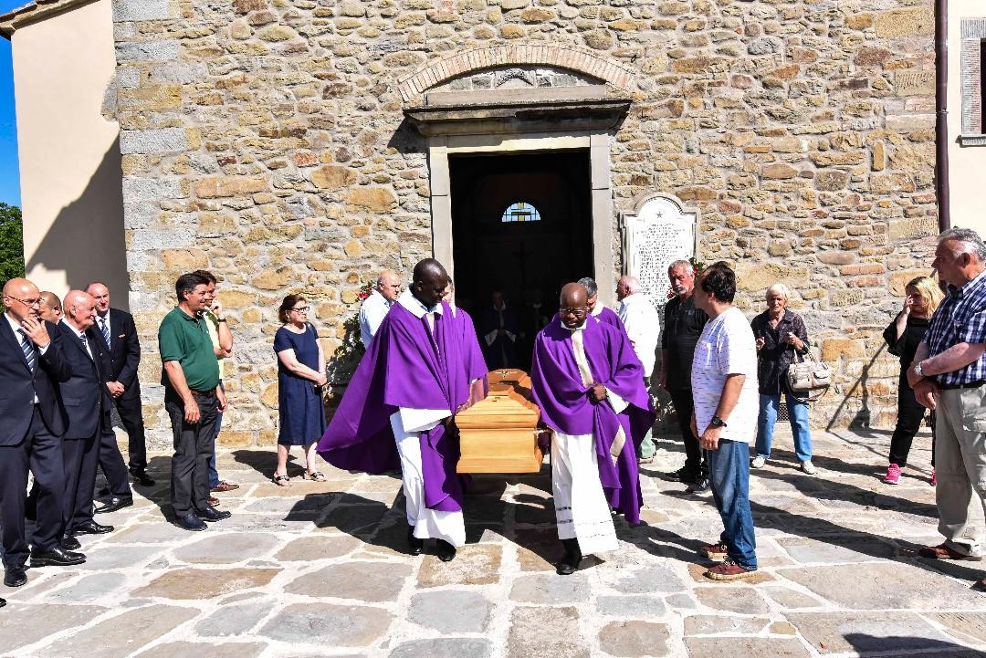 L’ultimo saluto della Val di Loreto a Don Ferruccio Lucarini