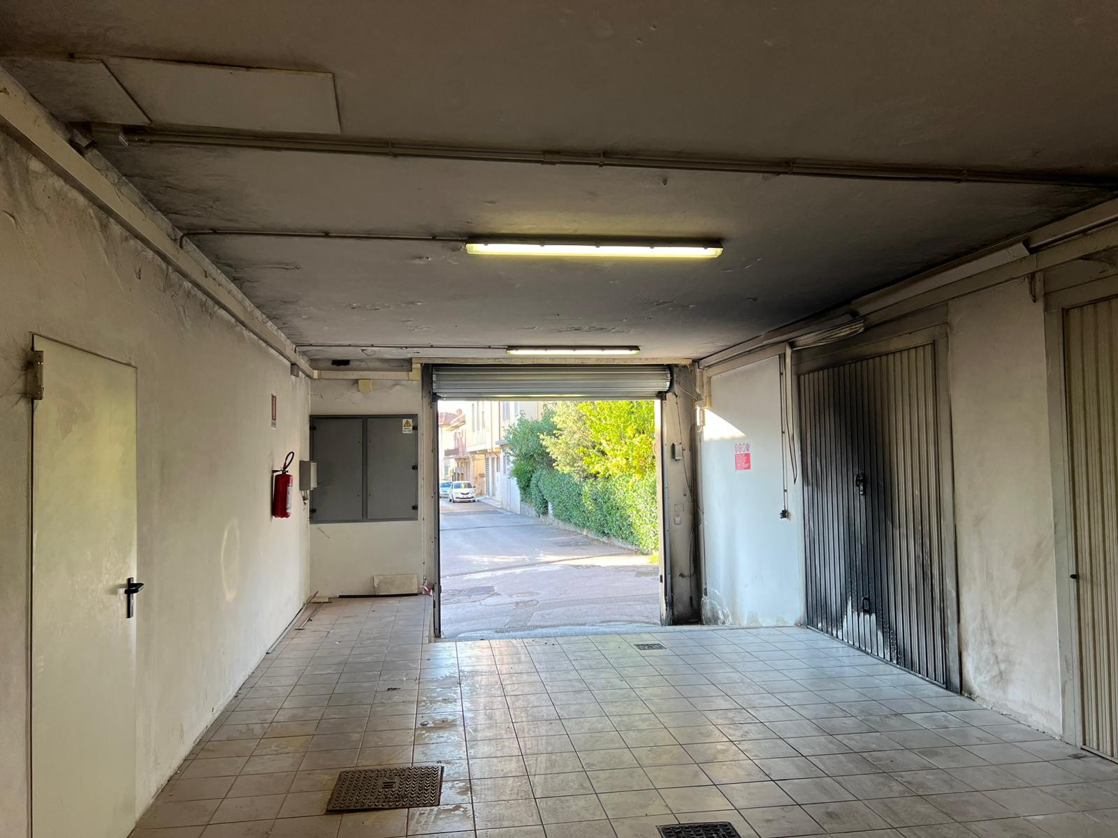 Camucia: bomba artigianale esplode nel vano garage di un condominio