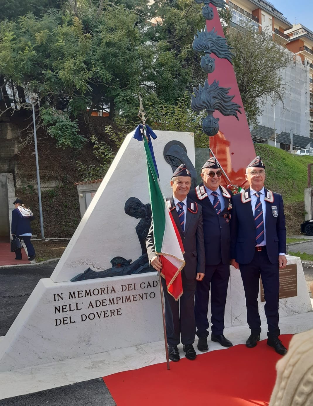Prosegue in tutta Italia l'innalzamento di monumenti ai carabinieri caduti nell'adempimento del proprio dovere