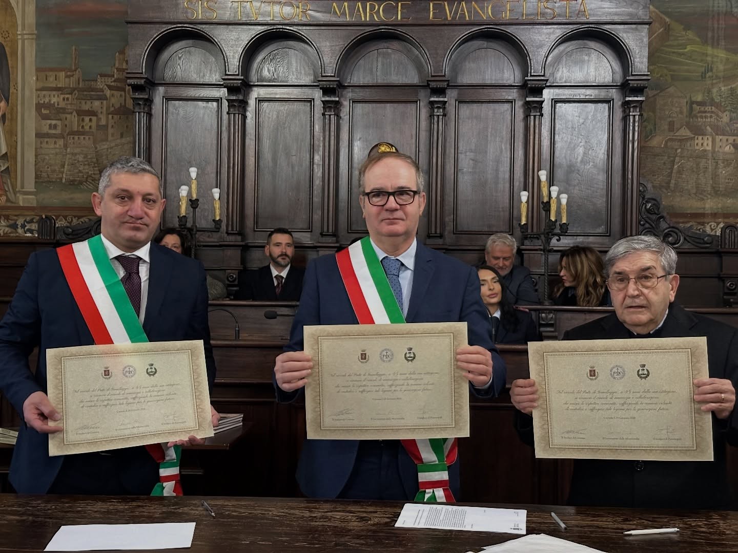 Cortona e Paternopoli: quarantacinque anni di amicizia e di solidarietà.  