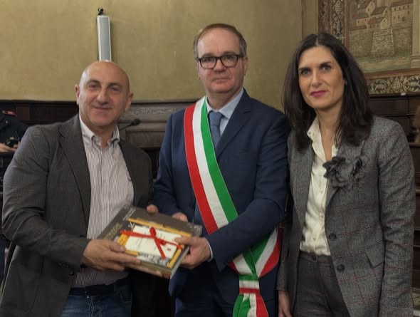 Cortona e Paternopoli: quarantacinque anni di amicizia e di solidarietà.  