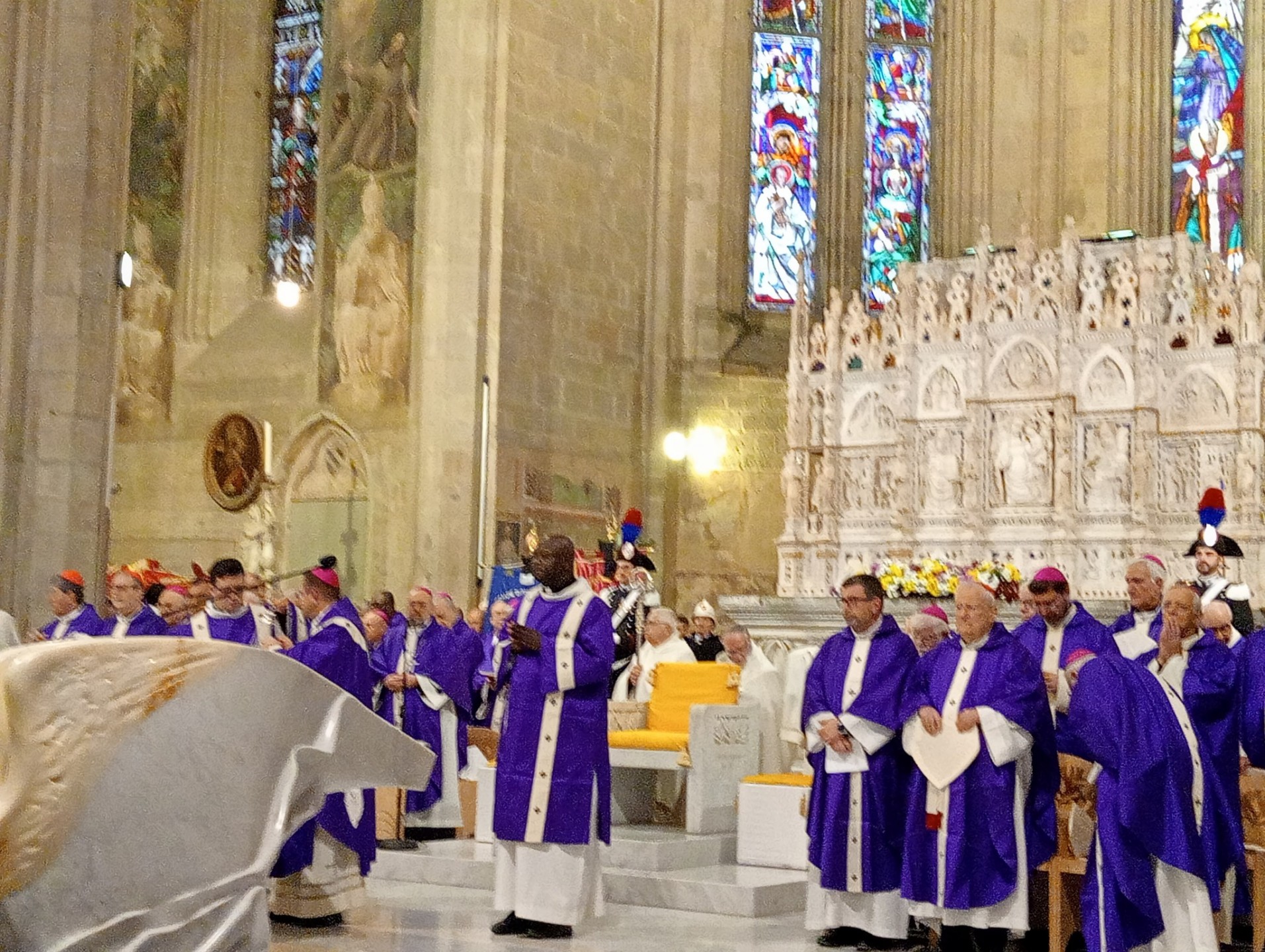 L’ultimo saluto cristiano di Arezzo all’ arcivescovo emerito Riccardo Fontana