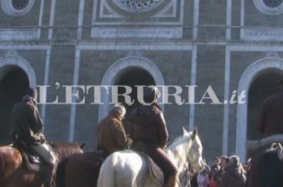 Cortona, incidente durante la benedizione degli animali nel piazzale di Santa Margherita