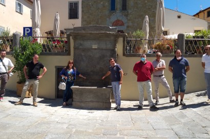Grazie al generoso contributo di aziende castiglionesi è stata restaurata la fontana di piazza San Francesco