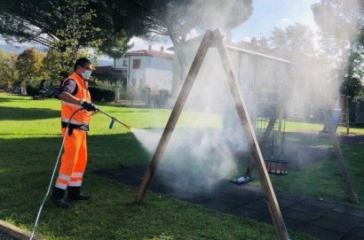 Parchi, Comune di Cortona sanifica le attrezzature ludiche