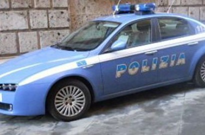 Viaggiavano con 20 mila euro di eroina. Spacciatori arrestati dalla Polizia a Castiglion Fiorentino