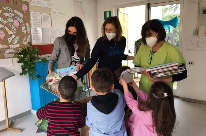 A Cortona è partito «Leggere: forte!», il progetto regionale che arricchisce di libri nidi e scuole dell&#39;infanzia