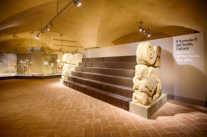 Cortona, tornano le grandi mostre al Maec: il 23 aprile si apre «Luci dalle tenebre, dai lumi degli Etruschi ai bagliori di Pompei»