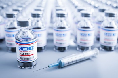 Vaccino Covid, due giorni di accesso libero negli hub per gli over 80