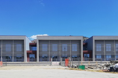 Cortona, nuova scuola di Camucia: dopo il contenzioso aperto dalla ditta, lezioni regolari nel plesso di via Zampagni