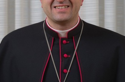Il vescovo Andrea Migliavacca in visita ai lavoratori della Fimer