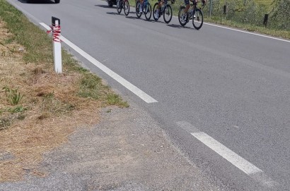 Grande folla e festa per il passaggio del Giro d' Italia sulle strade cortonesi