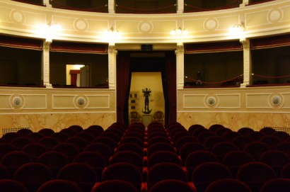 Il Teatro Comunale Mario Spina riparte con Officine della Cultura