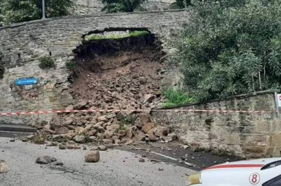 Cortona, ok al progetto per il restauro del muro di piazza del Mercato