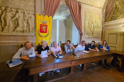 Lucignano investe sul commercio di vicinato: contributi a fondo perduto e agevolazioni fiscali per chi apre nel centro storico