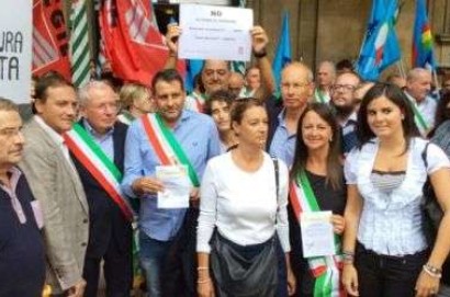 Protesta per la chiusura degli uffici postali in Toscana: Cortona presente a Firenze