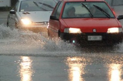 Piogge e temporali, codice giallo su tutta la Toscana per rischio idrogeologico