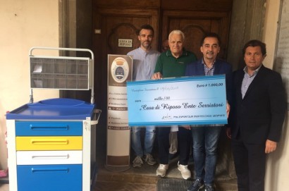 La Polisportiva di Montecchio Vesponi dona all’Ente Serristori un assegno da mille euro