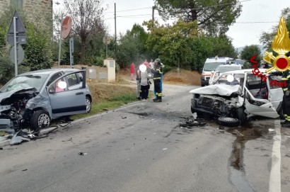 Incidente stradale a Cortona lungo via Lauretana, gravissimo un 37enne