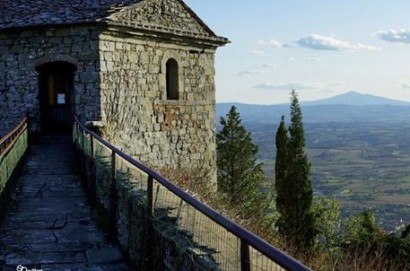 Conservare e valorizzare la Fortezza del Girifalco: sabato la presentazione di "Across the Stones"