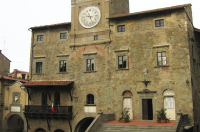 Chiusura uffici comunali a Cortona e Castiglion Fiorentino per le feste