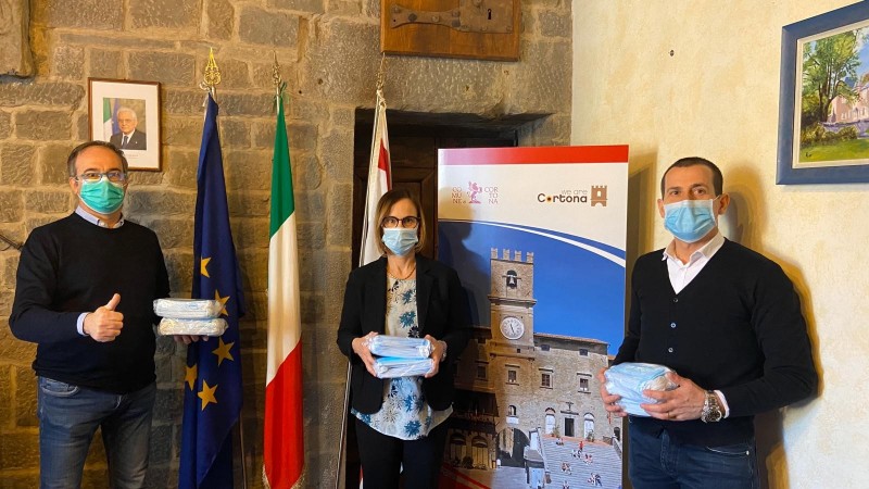 Mb elettronica dona seimila mascherine al comune di Cortona