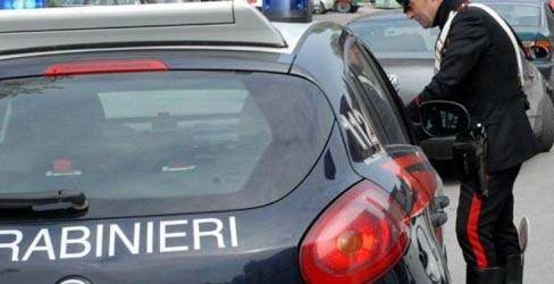 Alla guida sotto l'effetto di sostanze stupefacenti, denunciato dai carabinieri