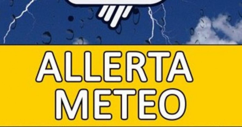Allerta meteo, codice giallo per temporali e rischio idrogeologico per domani 24 agosto