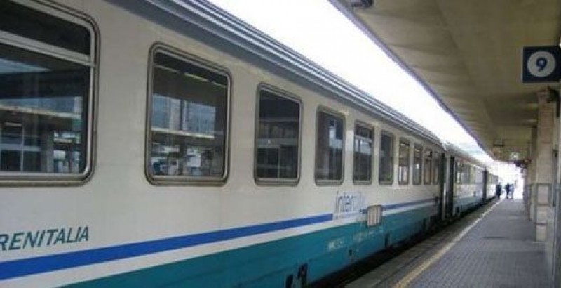 Trasporti, Casucci-Veneri: “Servono più fermate di treni pendolari alle stazioni di Terontola e Camucia”