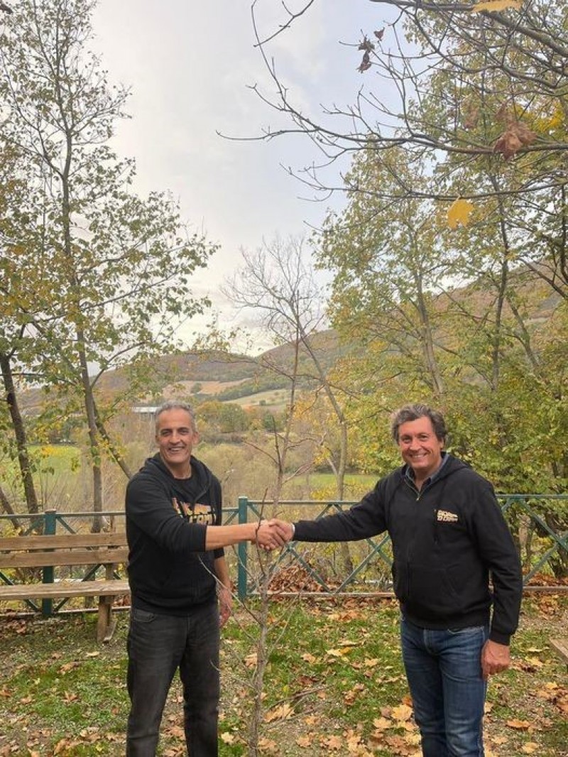 “Un albero per Back to Campi”.  Il sindaco Mario Agnelli in visita a Campi di Norcia