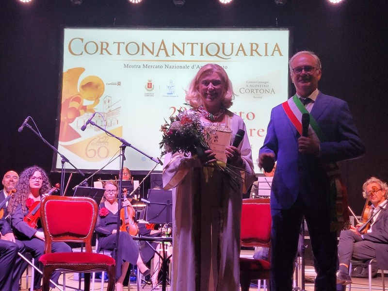 Un riconoscimento ad una grande italiana - Il Premio Cortonantiquaria ad Elisabetta Belloni, De Piscopo fa ancora uno show