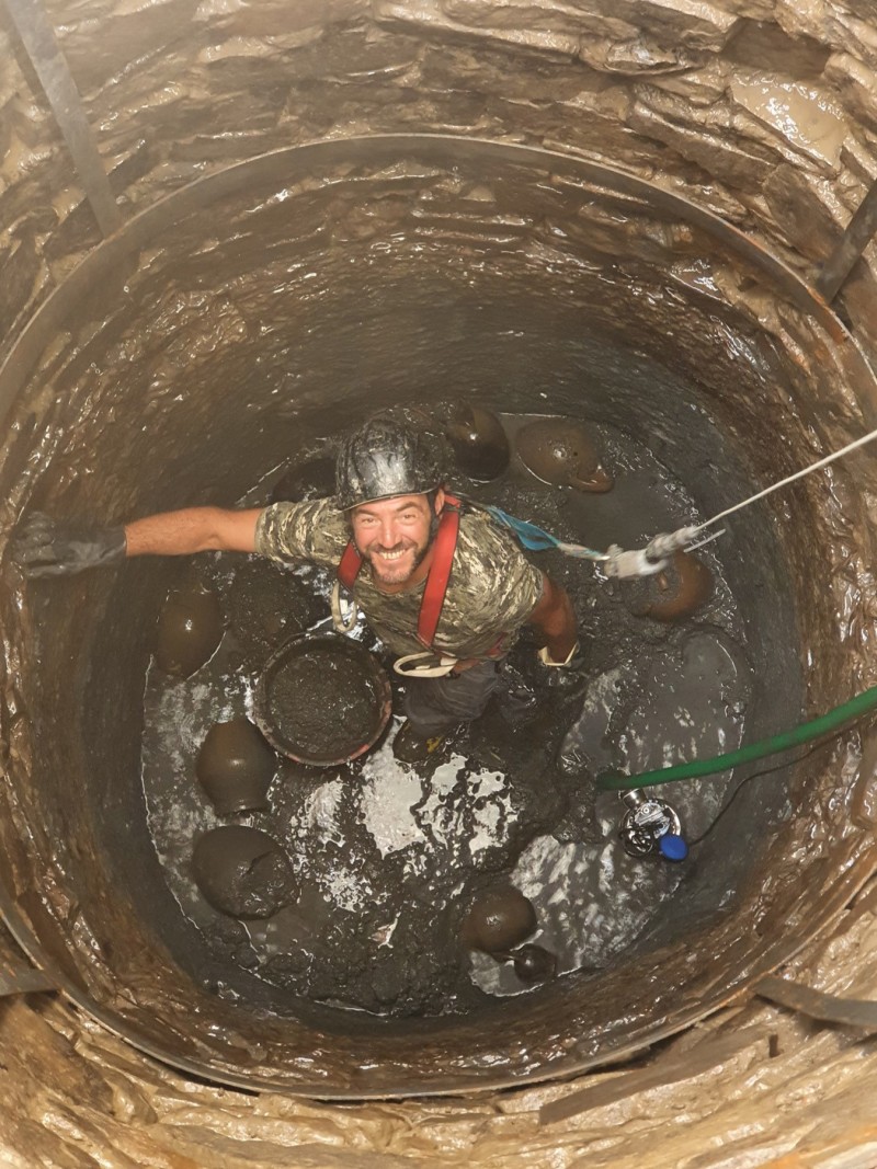 Cortona, conclusi i lavori di scavo della Soprintendenza, i ritrovamenti nel pozzo del parco «Petri» a Camucia