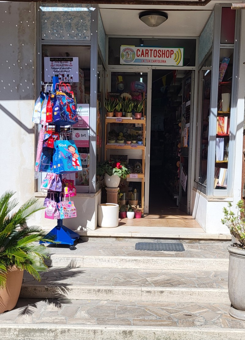 LA “FESTA DEL LIBRO” ALLA CARTOLERIA PIPPARELLI DI TERONTOLA