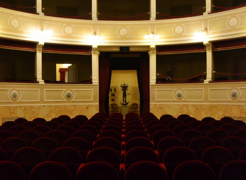 Il Teatro Comunale Mario Spina riparte con Officine della Cultura