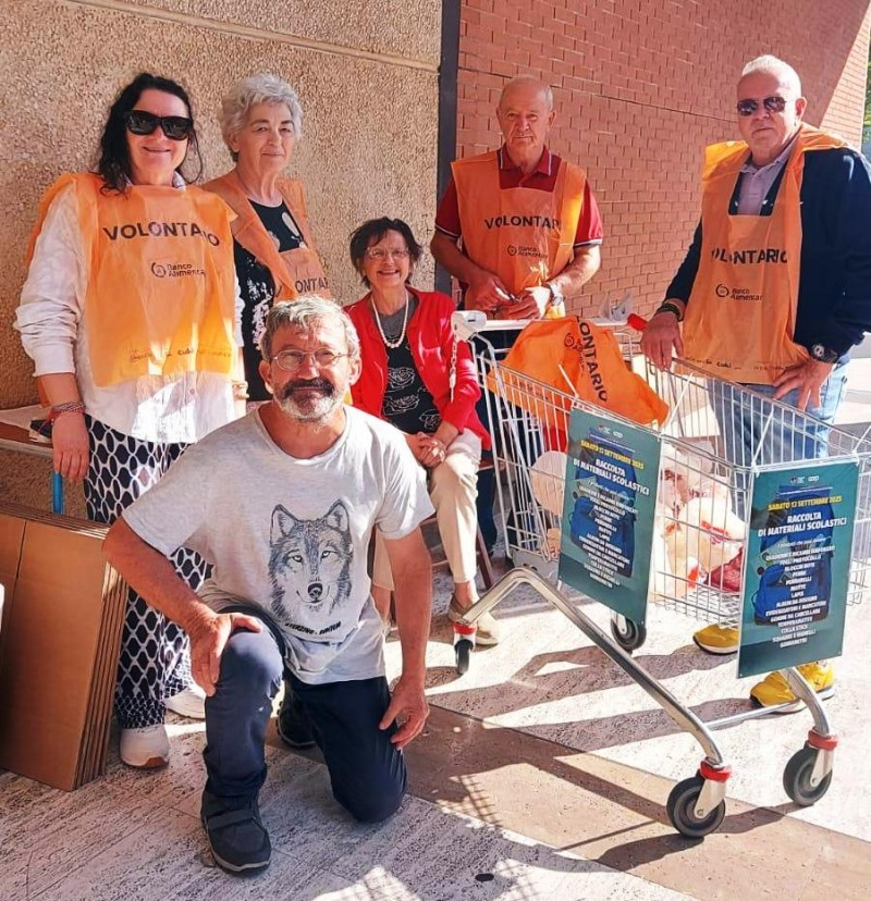Raccolta di materiale scolastico alla Coop di Camucia