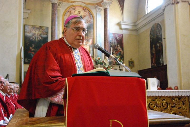 Ricoverato in ospedale, l'arcivescovo emerito Riccardo Fontana è in gravi condizioni