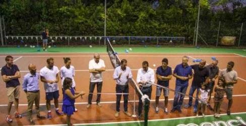 Grande festa al Tennis Club Castiglionese per l'inaugurazione del nuovo campo in Play-it