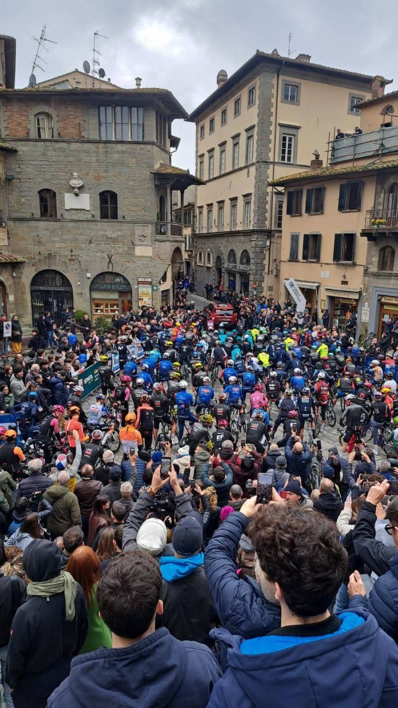 Cortona per un giorno capitale mondiale del ciclismo