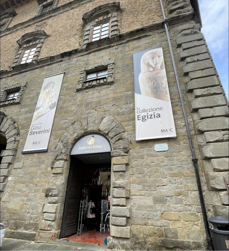 Cortona entra nella stagione turistica, riapre l’Infopoint di piazza Signorelli