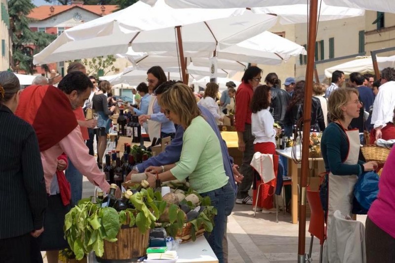 Valdichiana eating: a Sarteano la prima edizione del mercato a chilometro zero