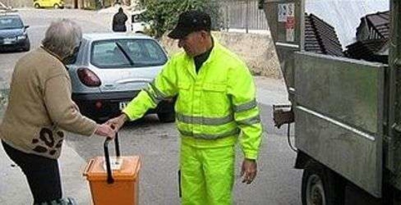 Raccolta differenziata a Cortona: da lunedì 27 aprile consegna dei kit  a casa dei cittadini