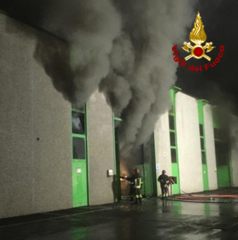 Nuovo incendio alla Raetech di Foiano  - LE FOTO DELL'INCENDIO