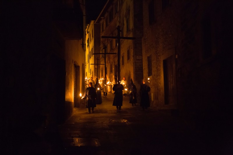 Processione del Cristo Morto per le vie del centro storico di Castiglion Fiorentino