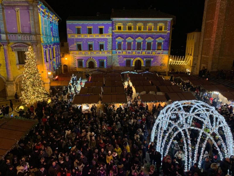 Record di presenze per la festa di Capodanno in Piazza Grande a Montepulciano